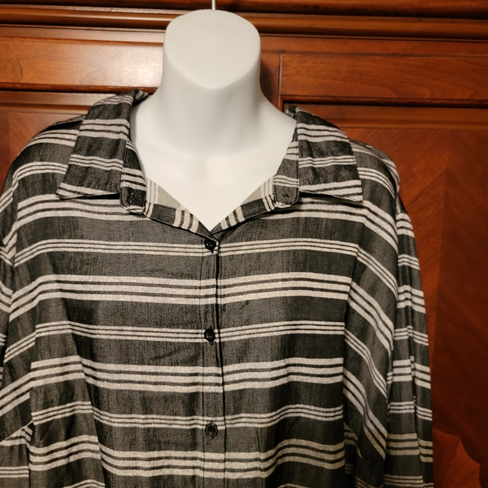Lularoe Denim Chambray Valentina 2X - Picture 2 of 4